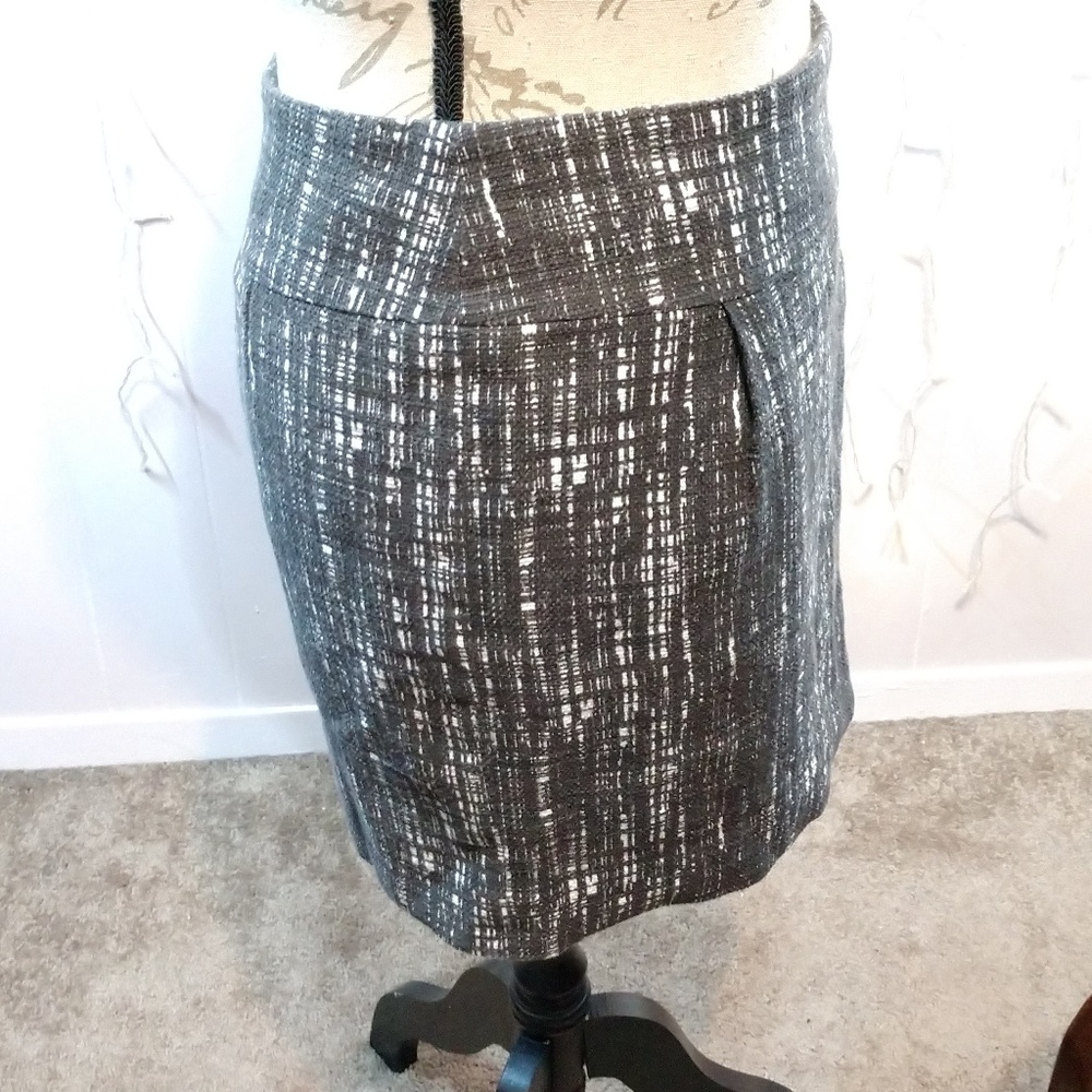 J Crew Gray and White Patterned Mini Skirt - Picture 3 of 7